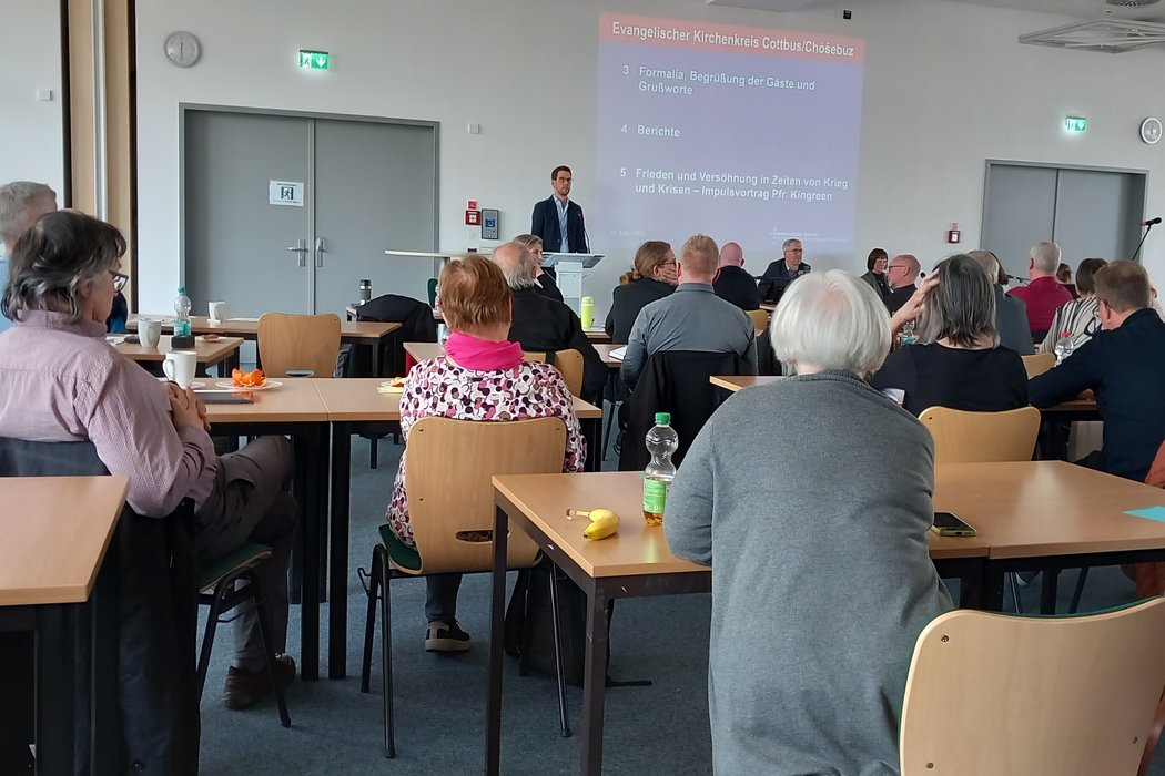 Teilnehmende der Frühjahrssynode 2025