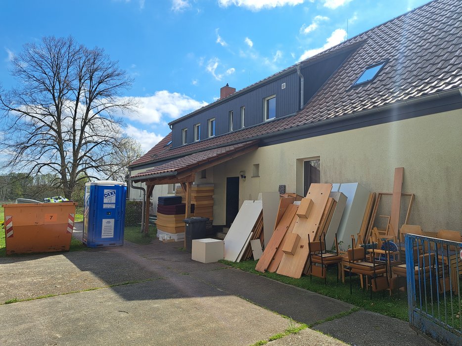 Aussenansicht beim Ausräumen