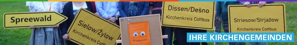 Ihnre Kirchengemeinden (Schilder mit den Ortsnamen der Gemeinden im Sprengel)